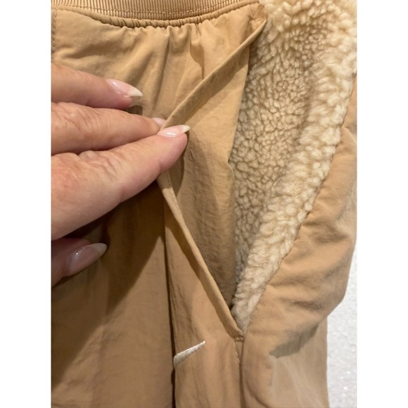Nike Sportswear Essential Loose Fit High Rise Nylon Sherpa Trim Pants Sz Medium - Picture 4 of 8